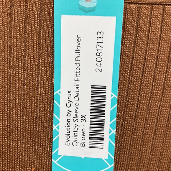 Quinley Plus Size Fitted pull over - Picture 7 of 9